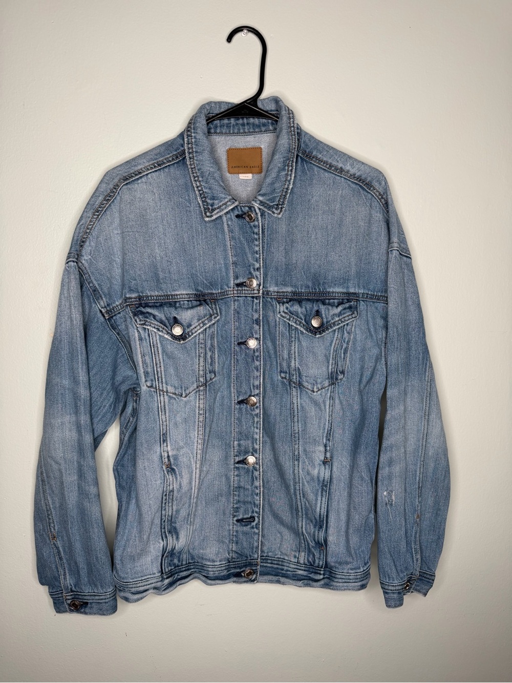 American Eagle Denim Trucker Jacket Medium Wash Oversized Button Up Blue Mens M